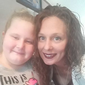 Meet your Posher, Crystal